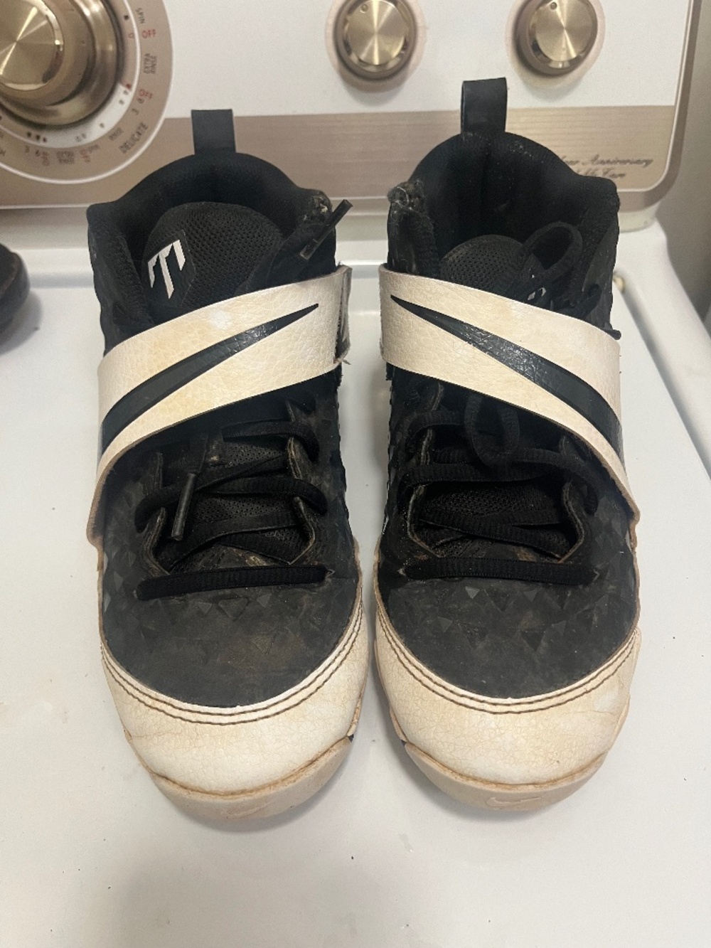 Nike Fast Flex Trout 27 Cleats 4Y